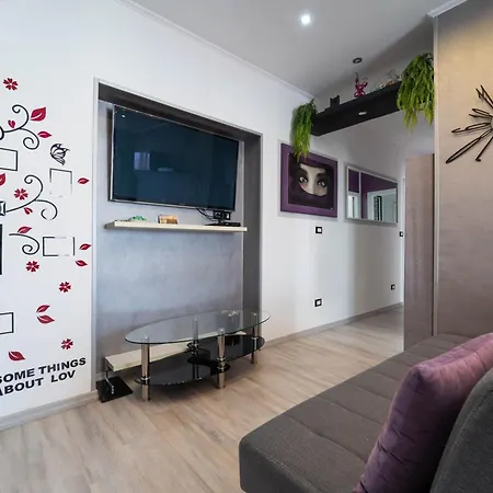 Apartment Purple House *