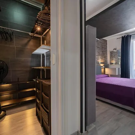 Apartment Purple House *