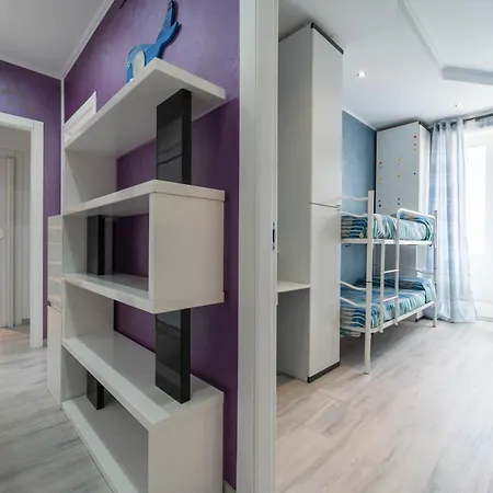 Apartment Purple House *